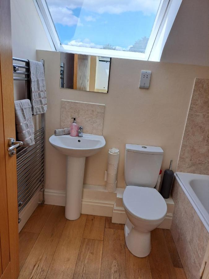 Appartement Charming 1-Bed Loft In Caerleon à Newport  Extérieur photo